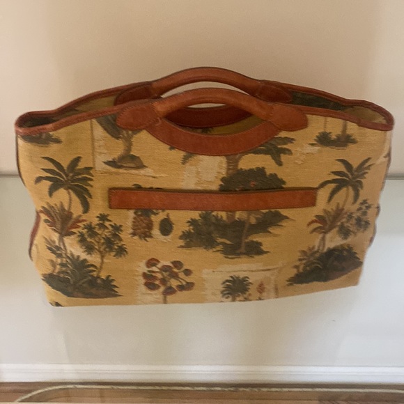 Beautiful tropical Tommy Bahama tapestry bag. - Picture 2 of 7